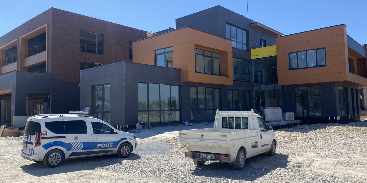 Çuval taşırken dengesini kaybetti, kafasını betona çarptı