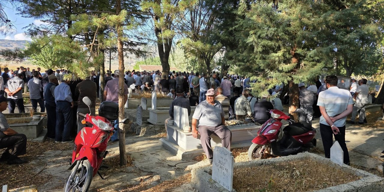 2 ay önce evlenen genç trafik kazasında hayatını kaybetti