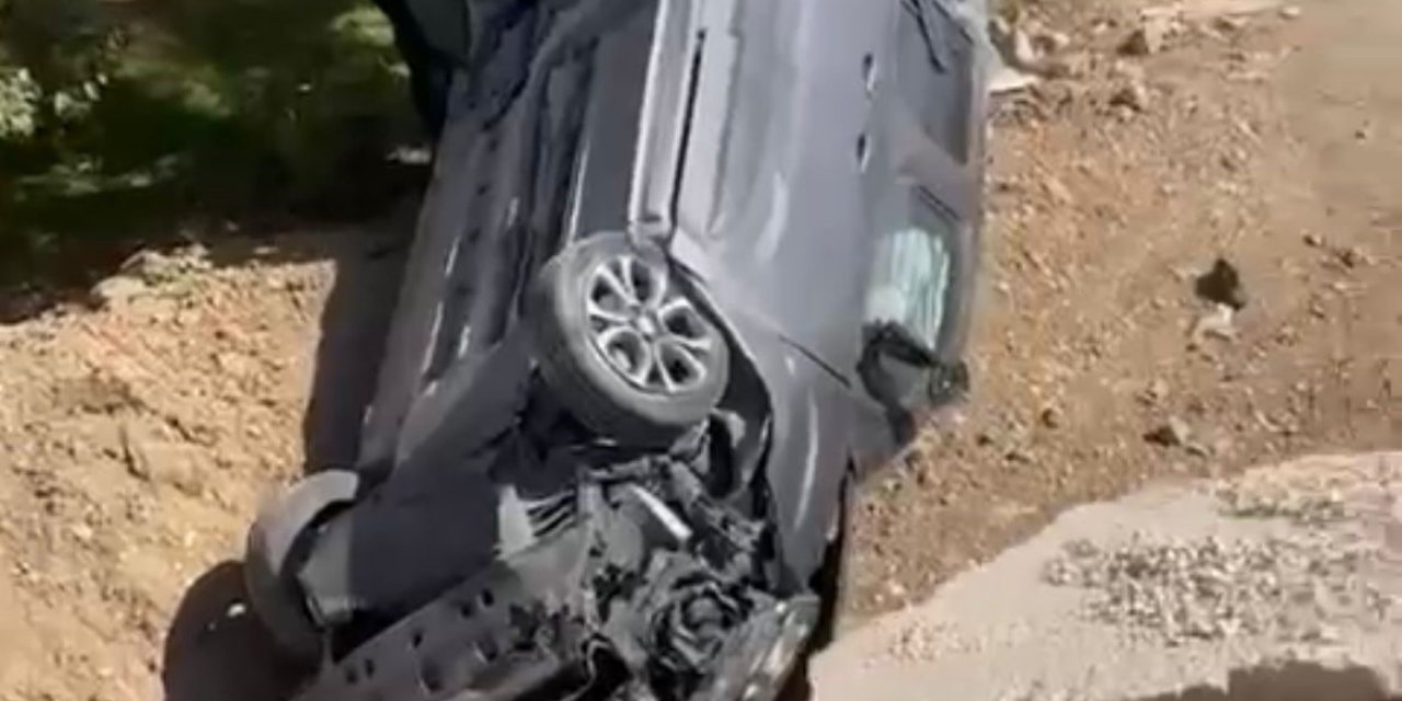 Kamyonet tarlaya uçtu