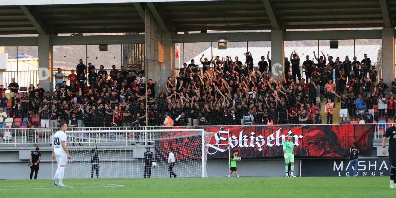 Eskişehirspor taraftarları İzmir'de hiç susmadı
