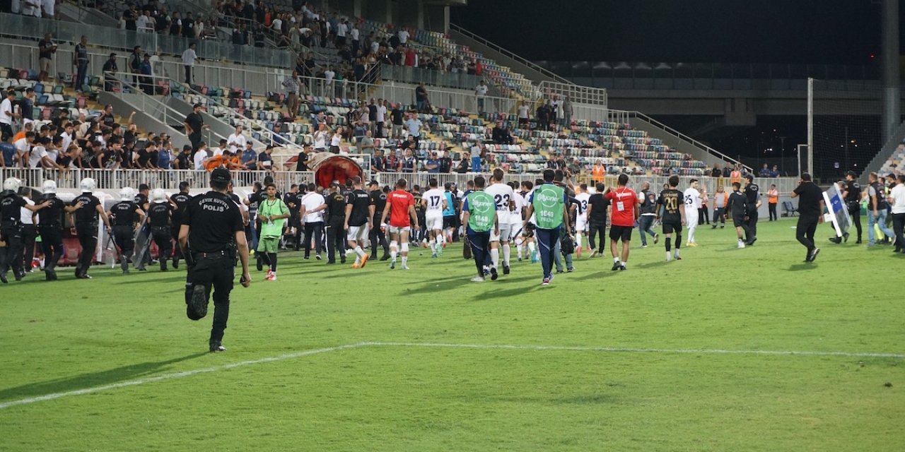 Eskişehirspor'un maçında sinirleri geren hareket