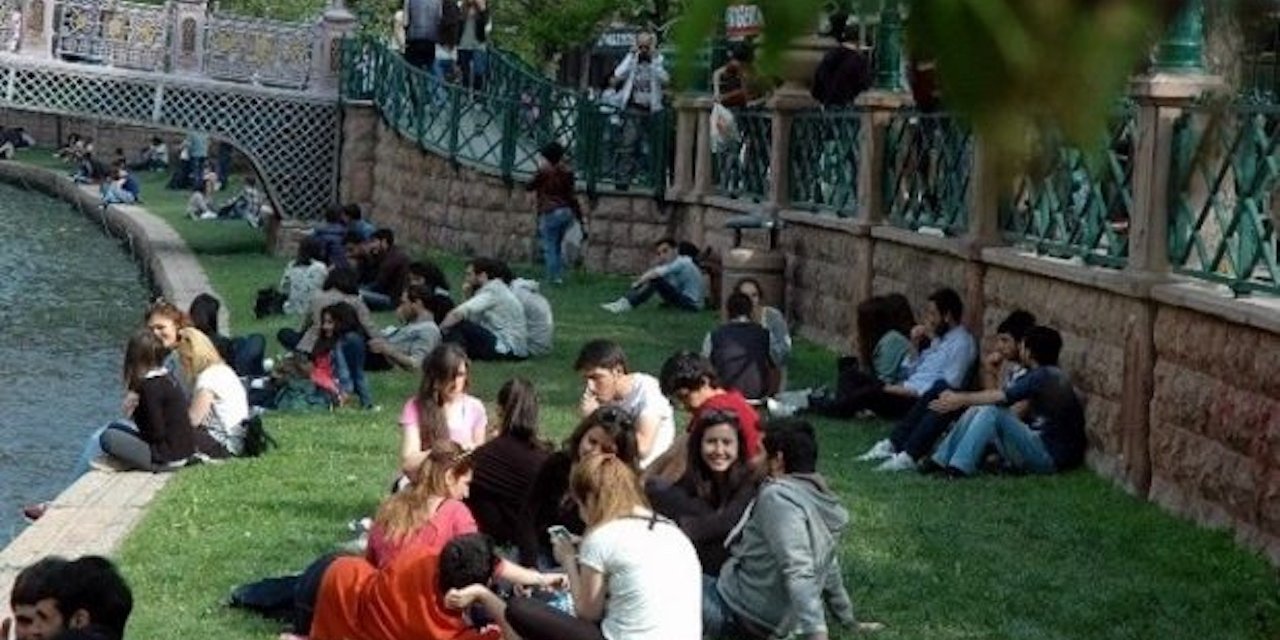 Öğrencinin Eskişehir’de bile beli büküldü