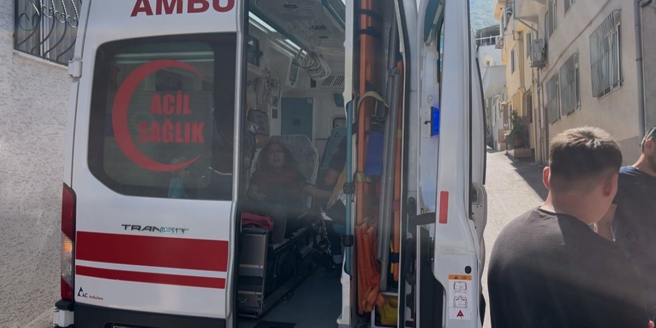 Motosiklet ile bisikletin çarpıştığı kazada 3 çocuk yaralandı