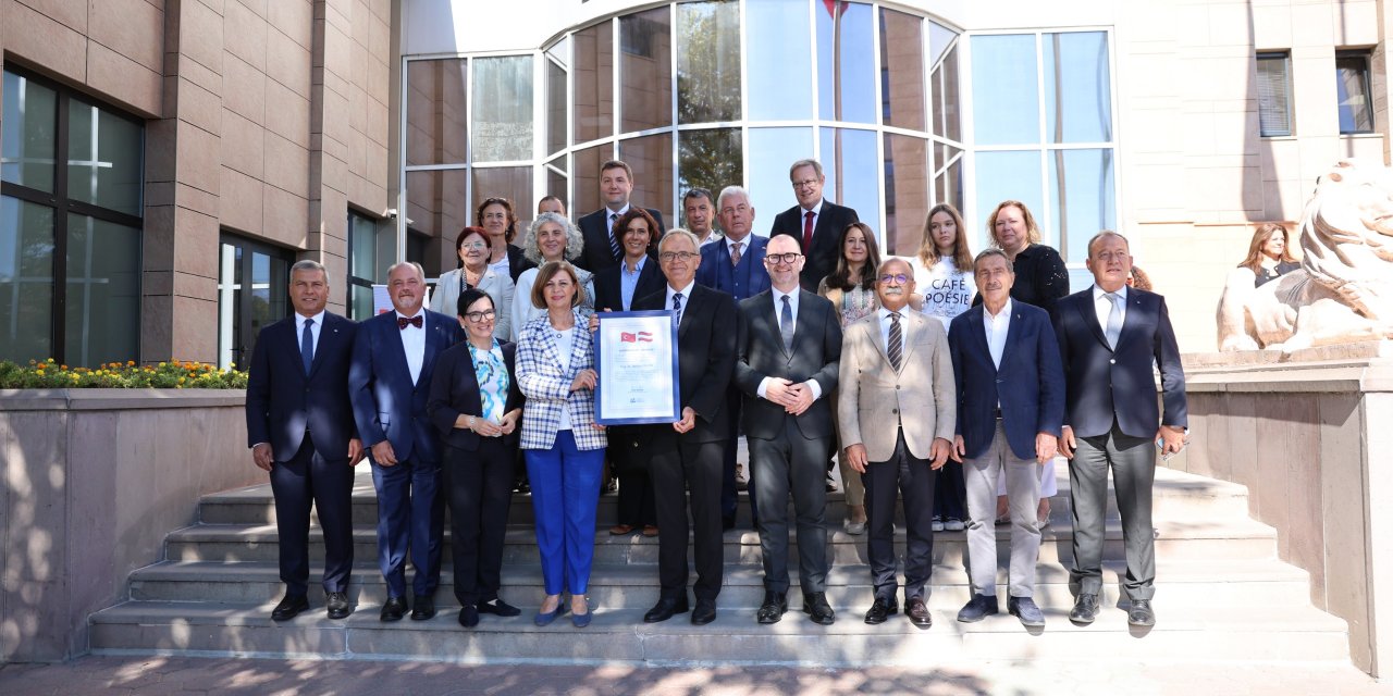Prof. Dr. Resch’e Fahri Hemşehrilik Beratı verildi