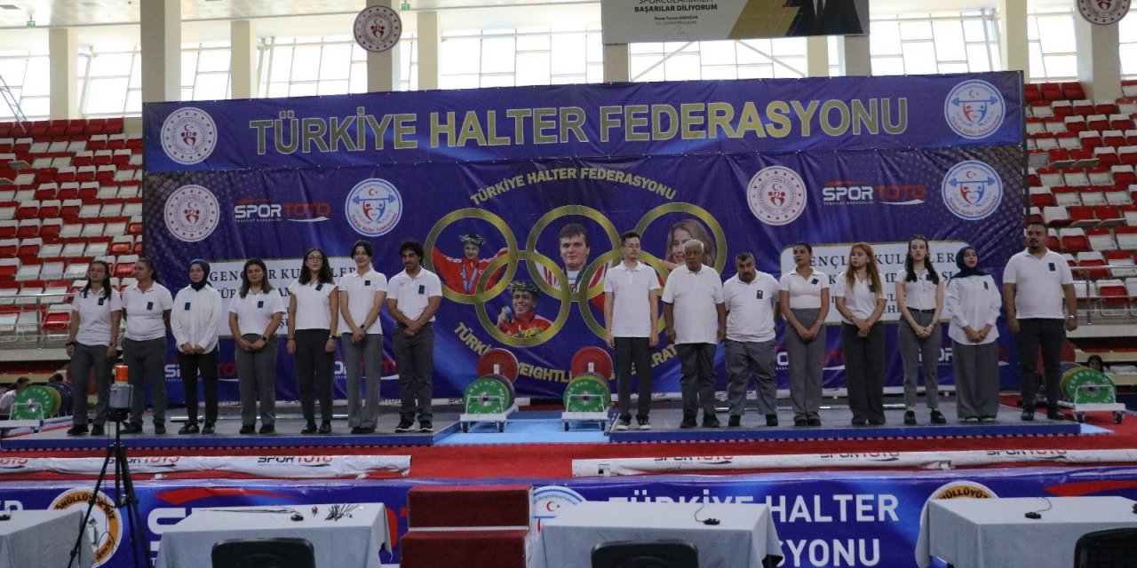 Gençler Türkiye Halter Şampiyonası başladı