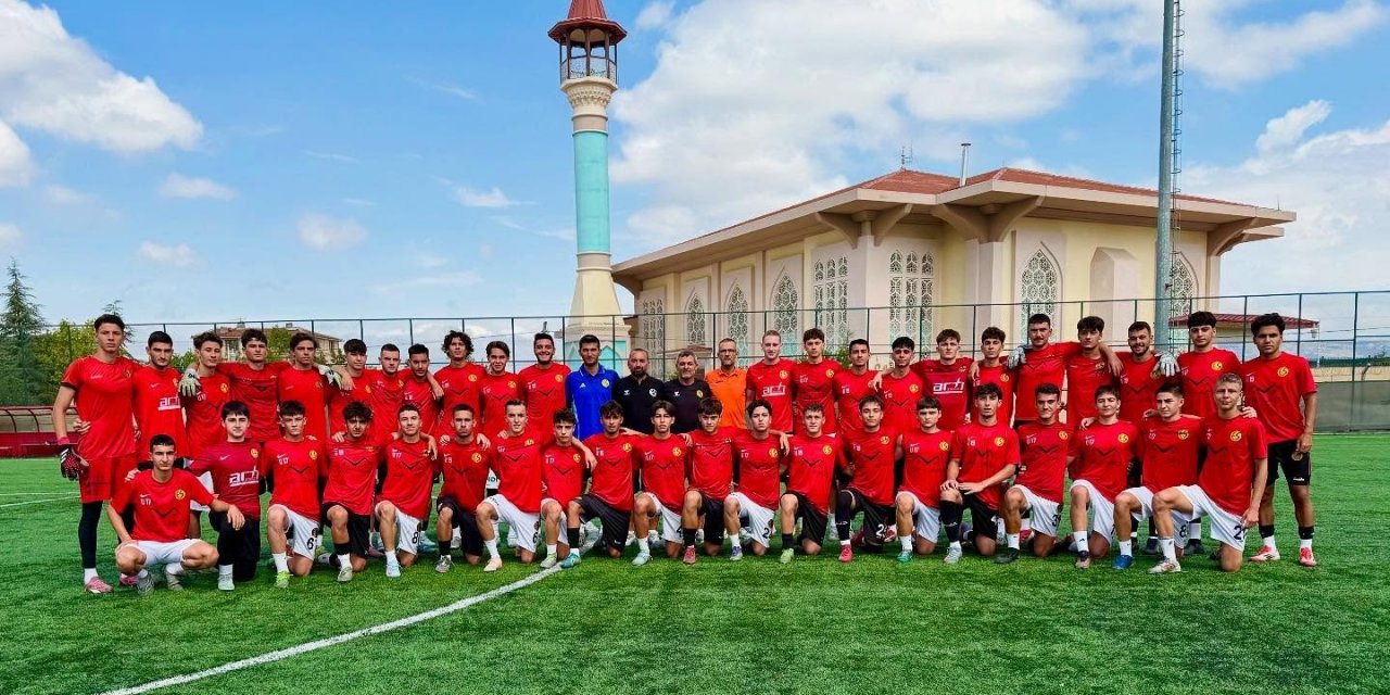 Eskişehirspor altyapısında zorlu maçlar var