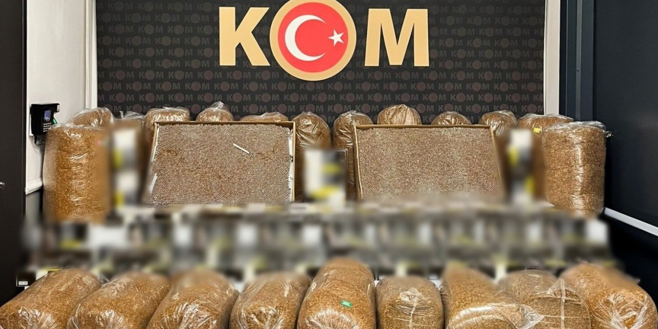 Durdurulan kamyonetten 60 bin adet makaron çıktı