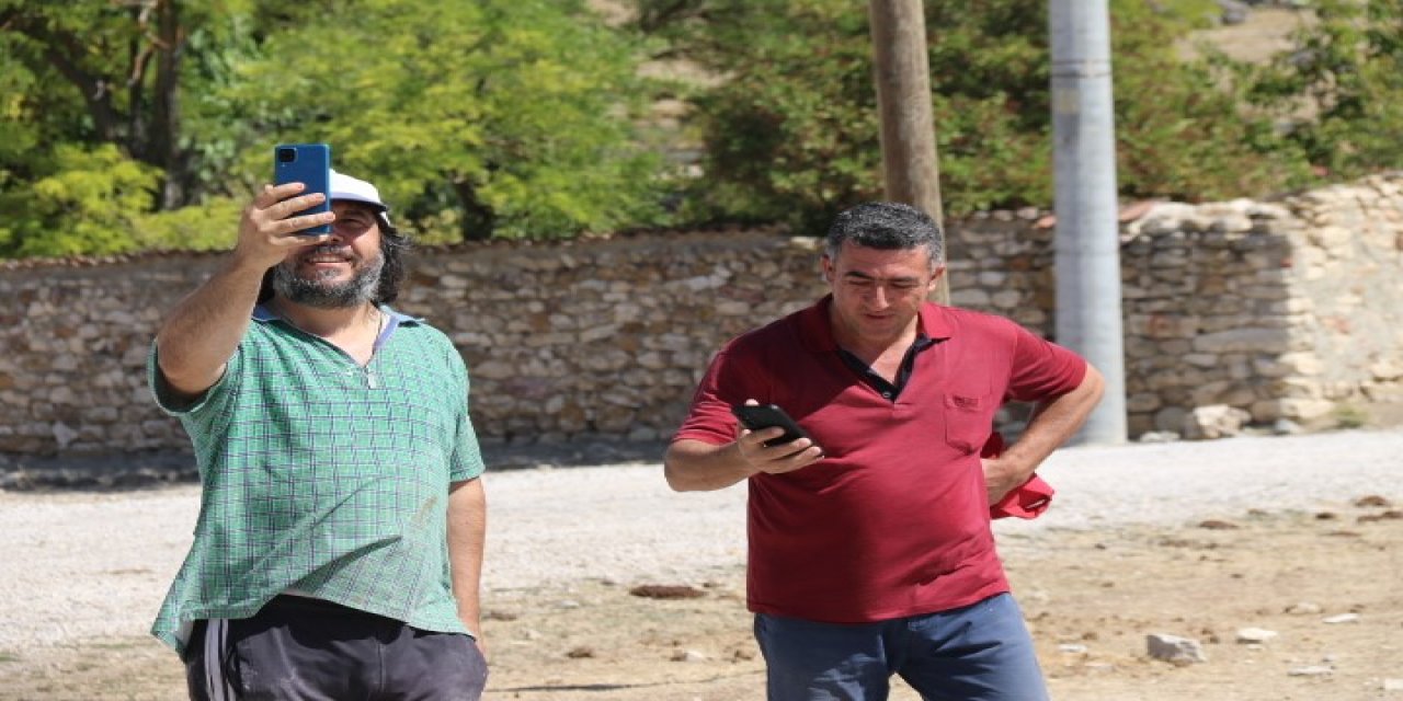 Eskişehir'in o mahallesinde telefon ve internet çekmiyor