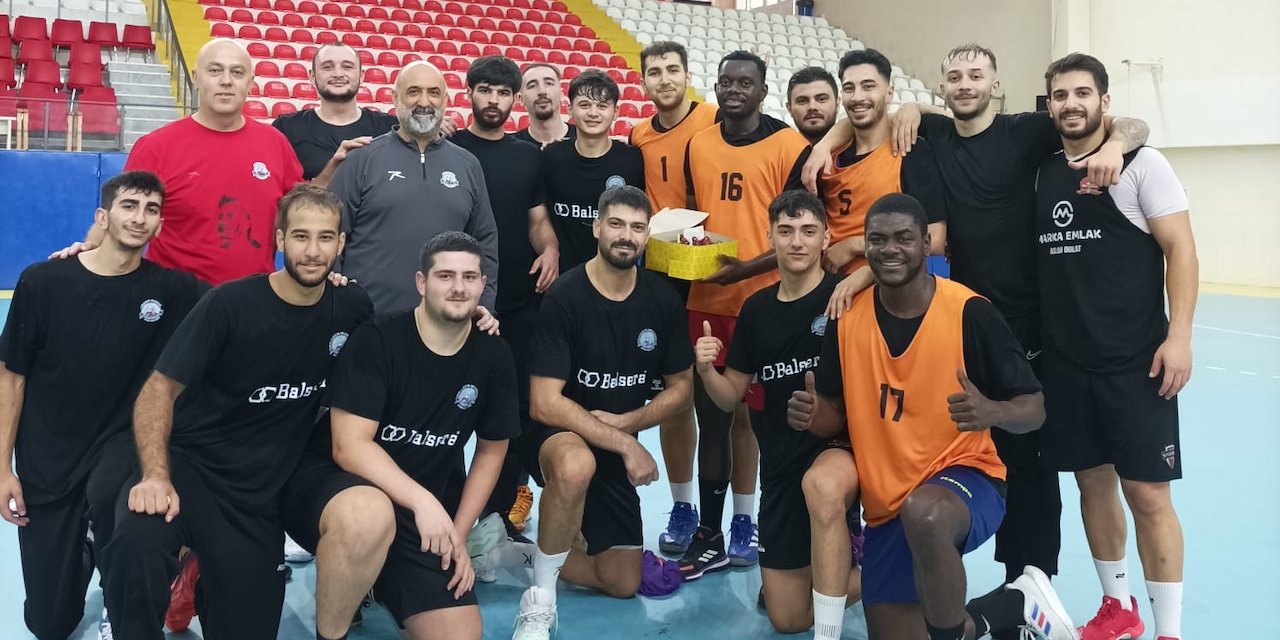 Mihalıççık Belediyespor Rize'de mücadele verecek