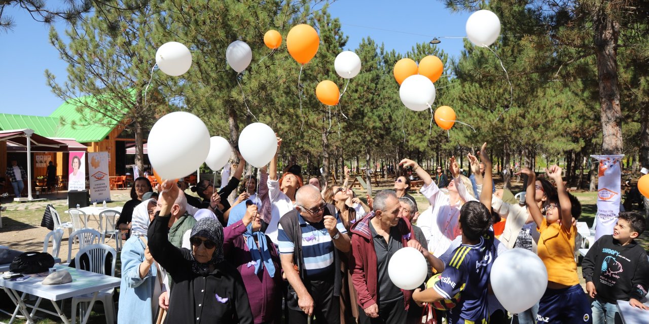 Büyükşehir'den Alzheimer'a karşı farkındalık etkinliği