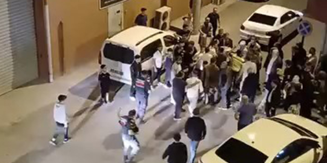 Düğünde kalabalık grup arasında kavga çıktı