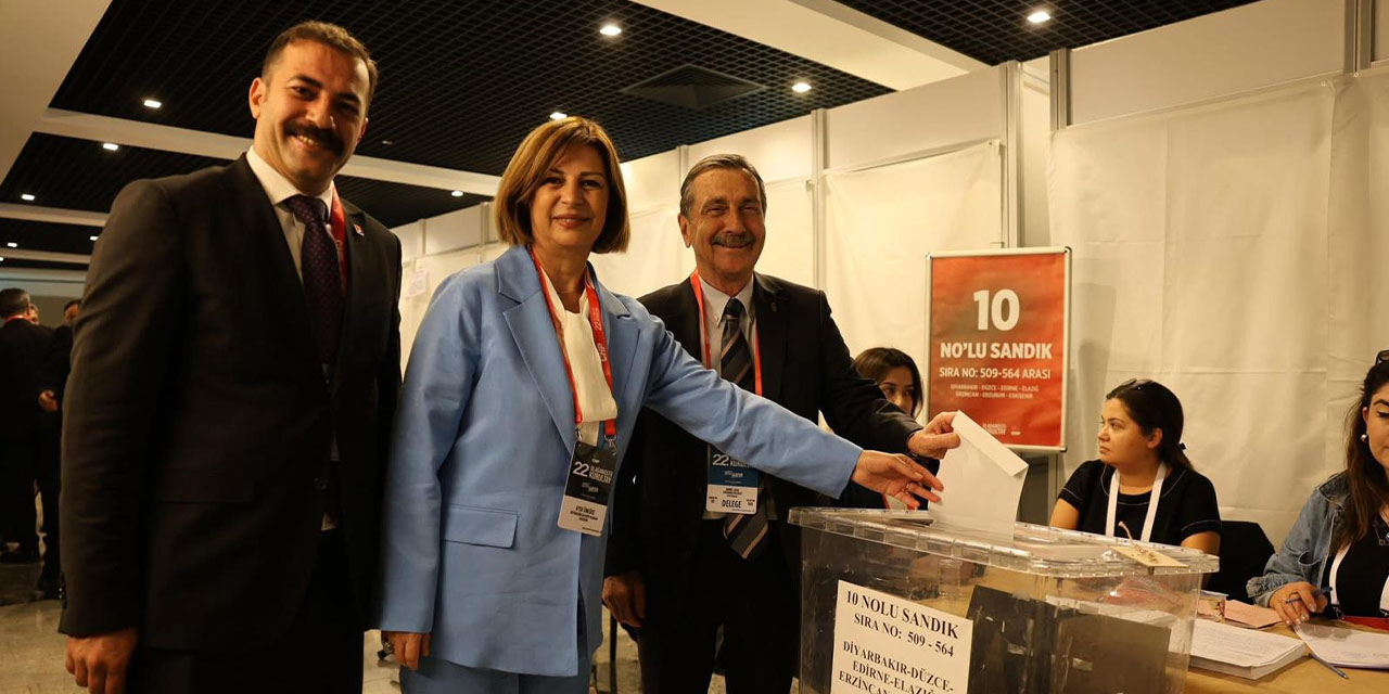 Kaç kurultay gördüler