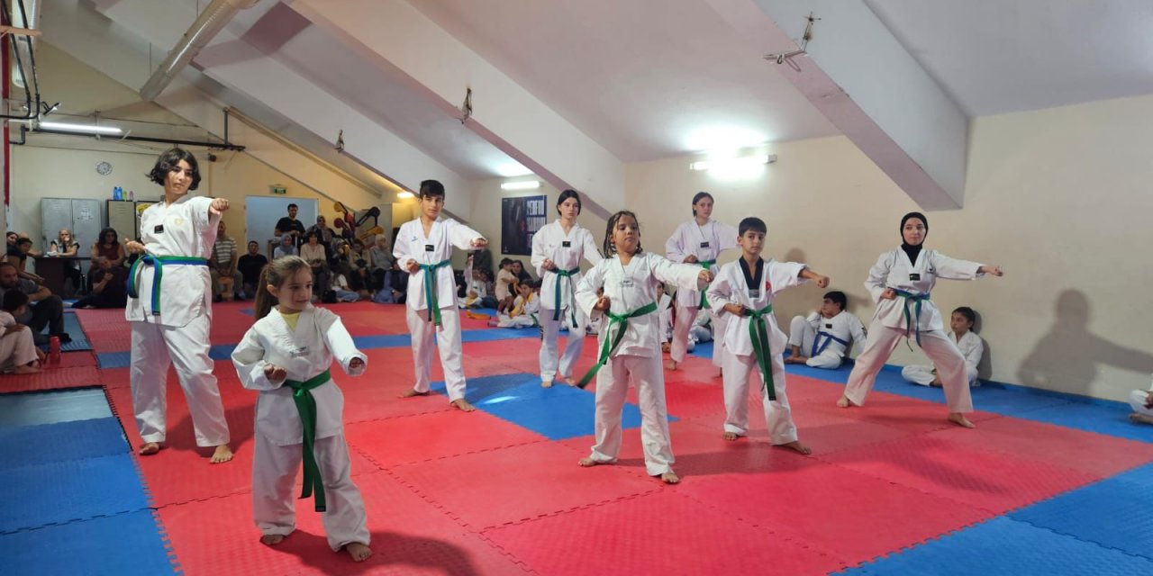 Taekwondoda kuşak sınavı heyecanı