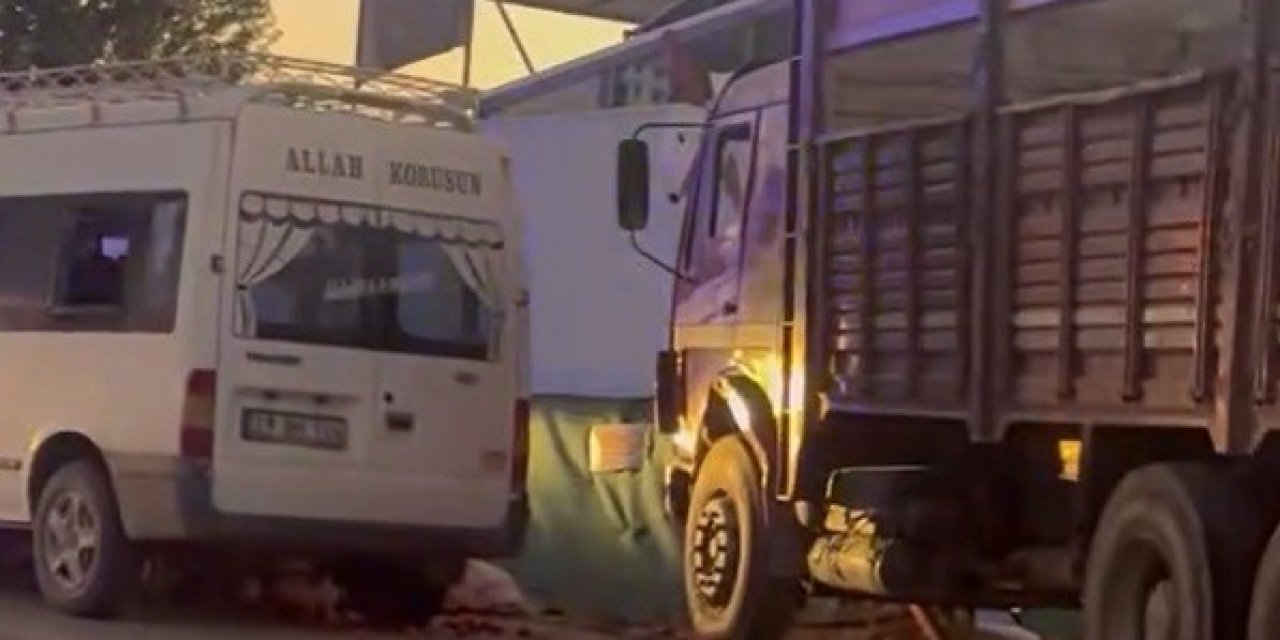 Eskişehir'de feci kaza: 20 kişi yaralandı