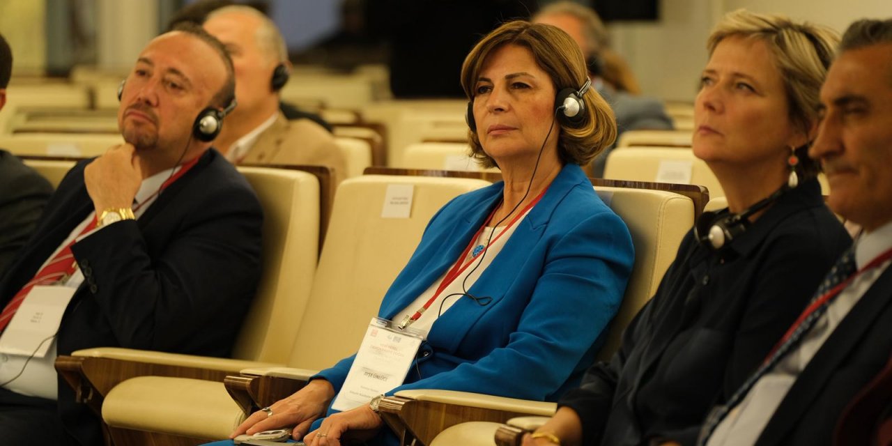Başkan Ünlüce Yeni Yerel Demokrasiye Doğru Çalıştayı'na katıldı