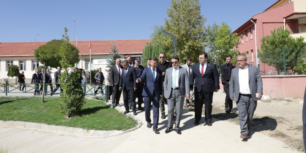 Vali Işın, Pazarlar’da yürütülen projeler ve yatırımları inceledi