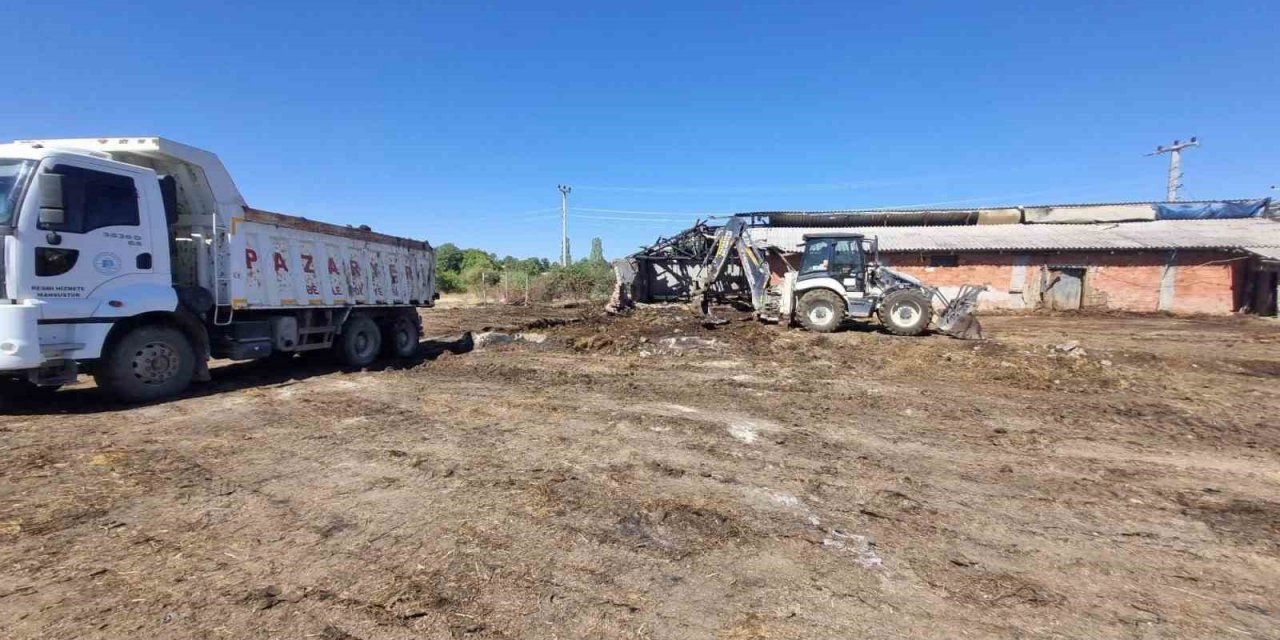 Pazaryeri’nde yangın mağduru çiftliğe belediyeden destek