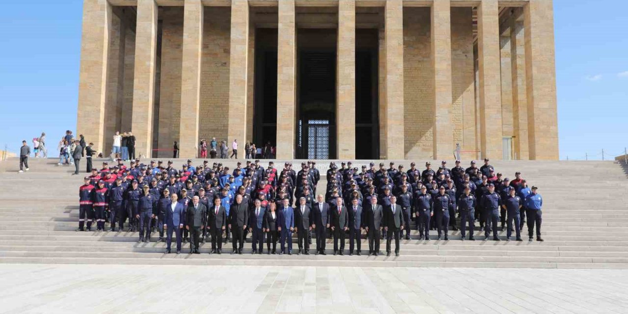 Bursa İtfaiyesi’nden Anıtkabir’e ziyaret