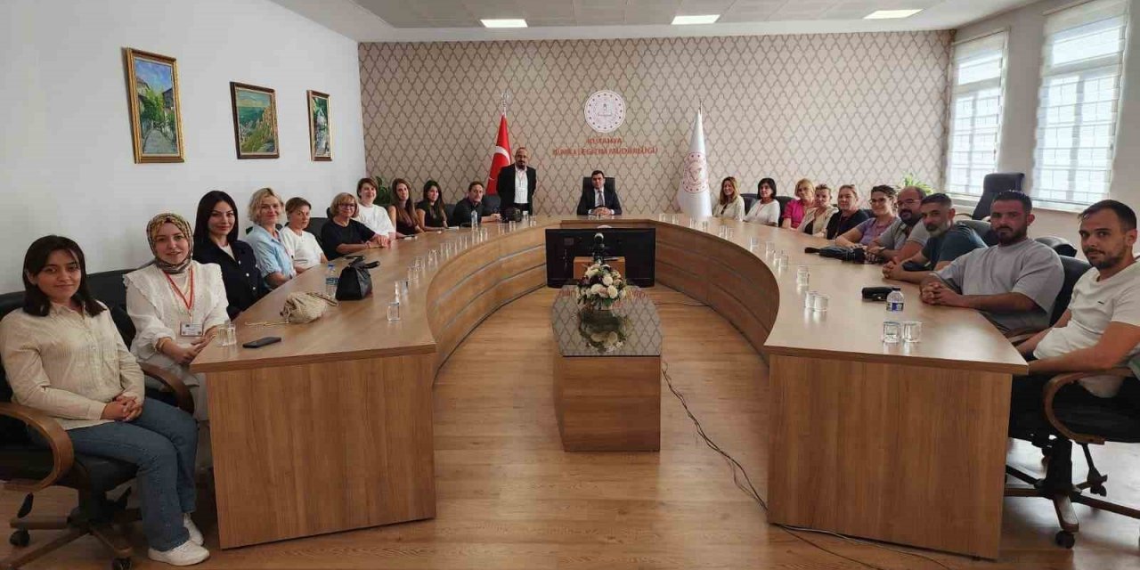 Erasmus kapsamında Avrupa’dan gelen öğretmenler Kütahya’da ağırlandı