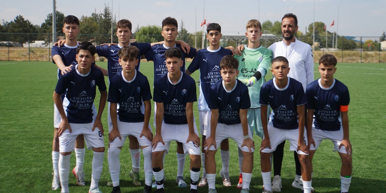 İdmangücü bir sevindi bir üzüldü