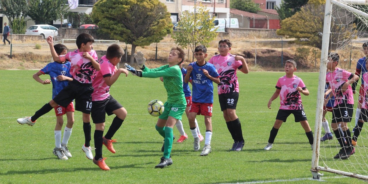 U12 Liginde miniklerden futbol şöleni