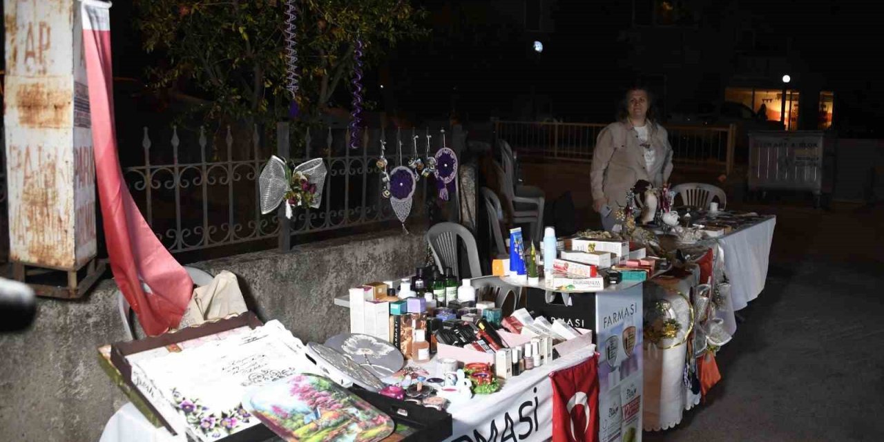 Bu sokakta eğlence ve alışveriş bir arada