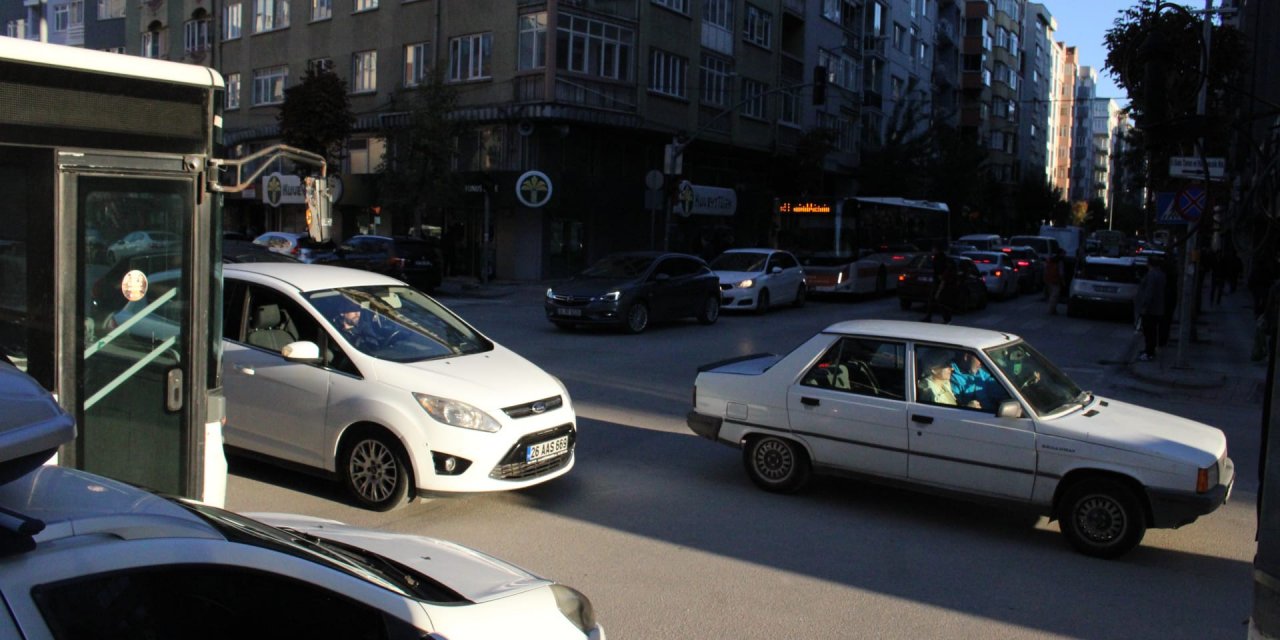 Eskişehir'de trafik lambaları söndü kaos yaşandı