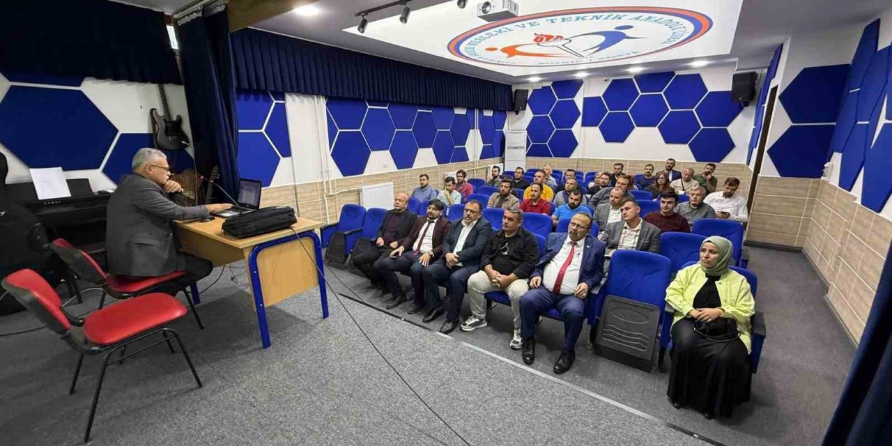 Bozkır’da öğretmenlere bilgilendirme toplantısı