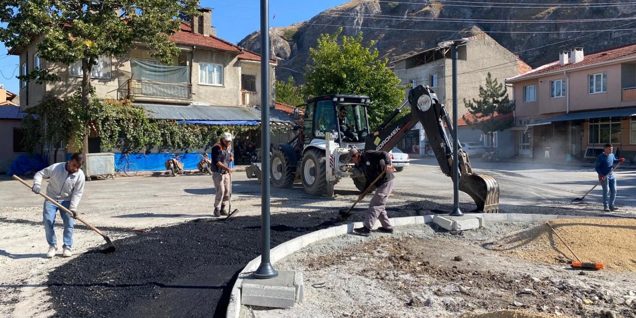 İnönü'de bozulan yollar için çalışmalar aralıksız sürüyor