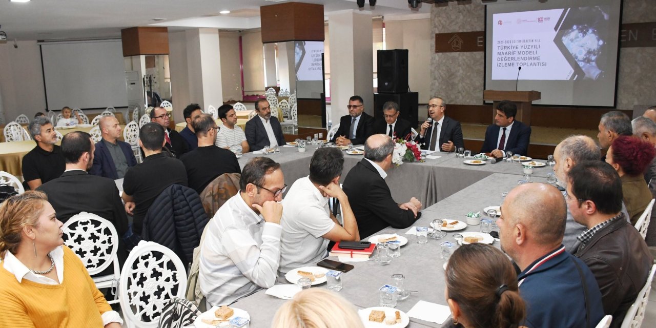 Eskişehir'de Türkiye Yüzyılı Maarif Modeli toplantısı yapıldı
