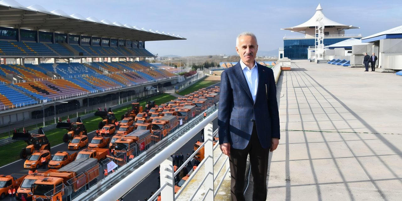 Sürücülere uyarı! Zorunlu kış lastiği uygulaması uzatılıyor!