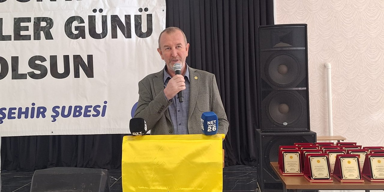 “Öğretmenlik mesleği değersizleştiriliyor’’