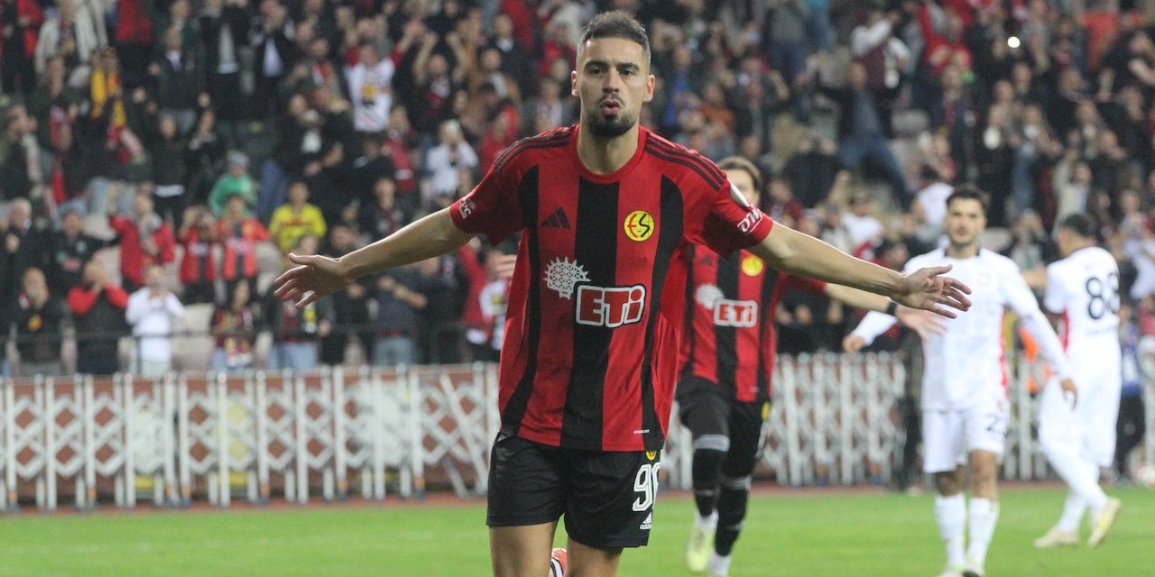 İlk 11'de başladı ilk golünü attı