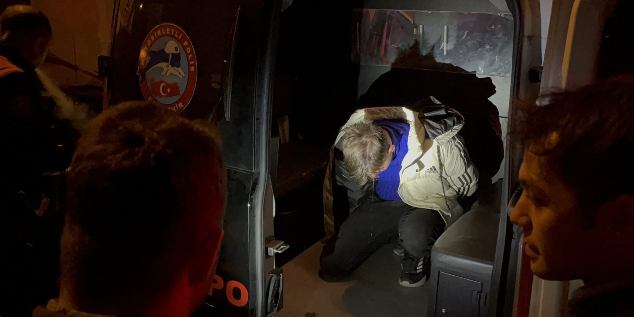 Eskişehir'de trafiği tehlikeye atan ehliyetsiz sürücü polisten kaçtı
