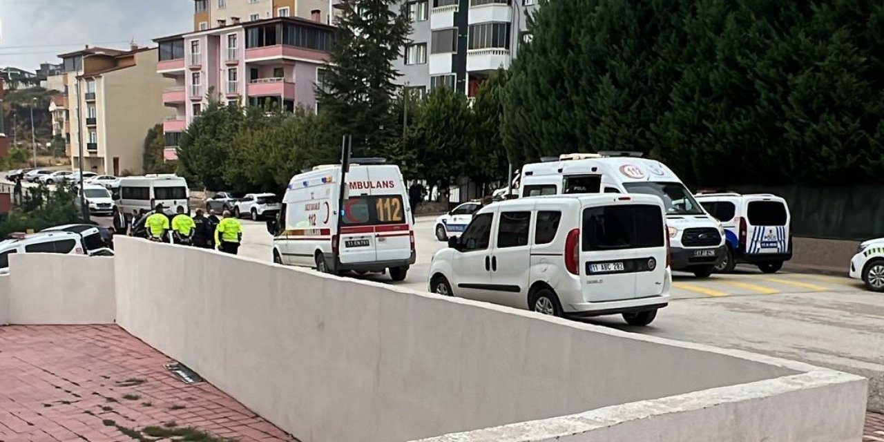 Velayet kavgası: Aracını 3 kişinin üzerine sürdü