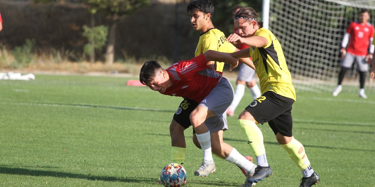 Perde derbi ile açılıyor