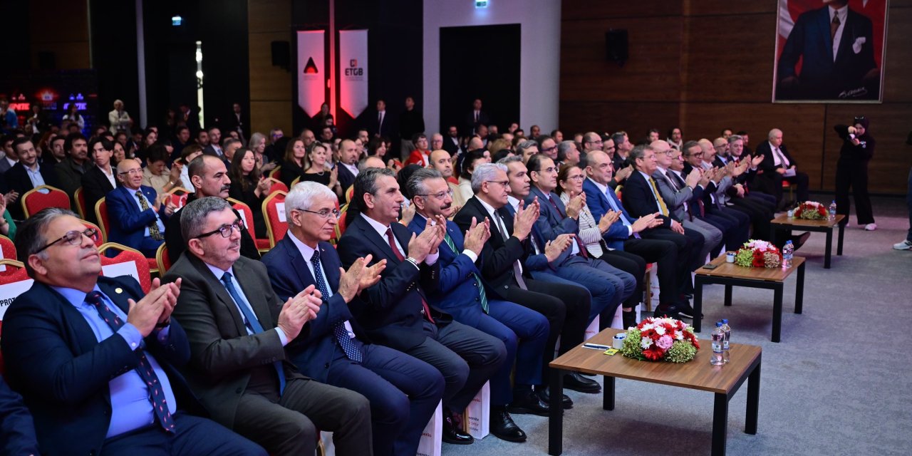 'ETGB Zirvesi ve Girişimci Ödül Töreni' düzenlendi