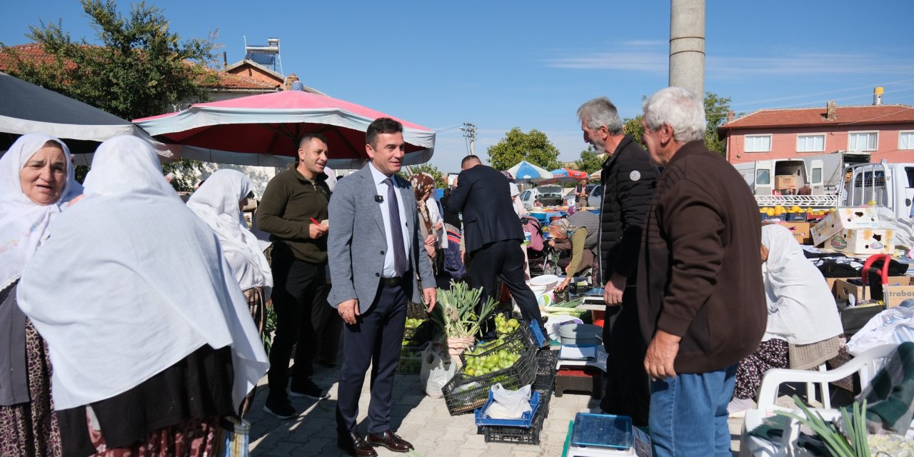 Başkan Dökmeci pazarcılarla buluştu