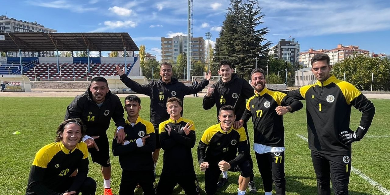 2 Eylülspor zirveyi bırakmak istemiyor