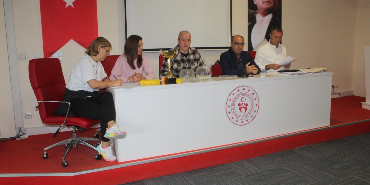 Okul sporlarında fikstür çekildi