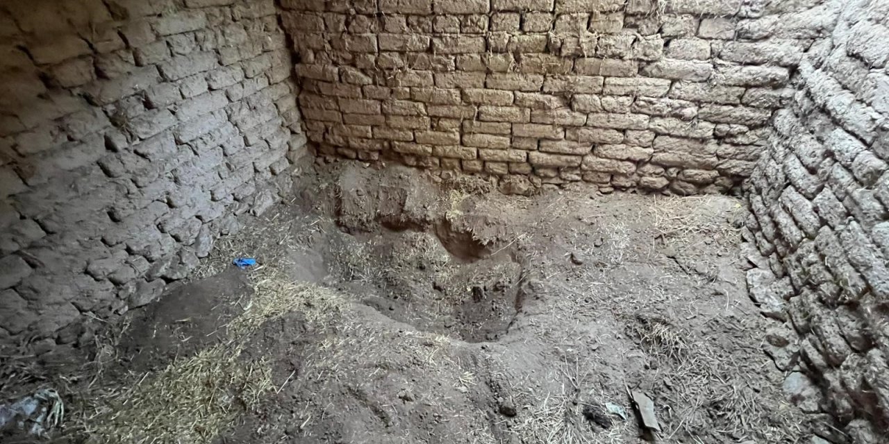 14 yıl sonra çıkarılan cesedin bulunduğu ahır böyle görüntülendi
