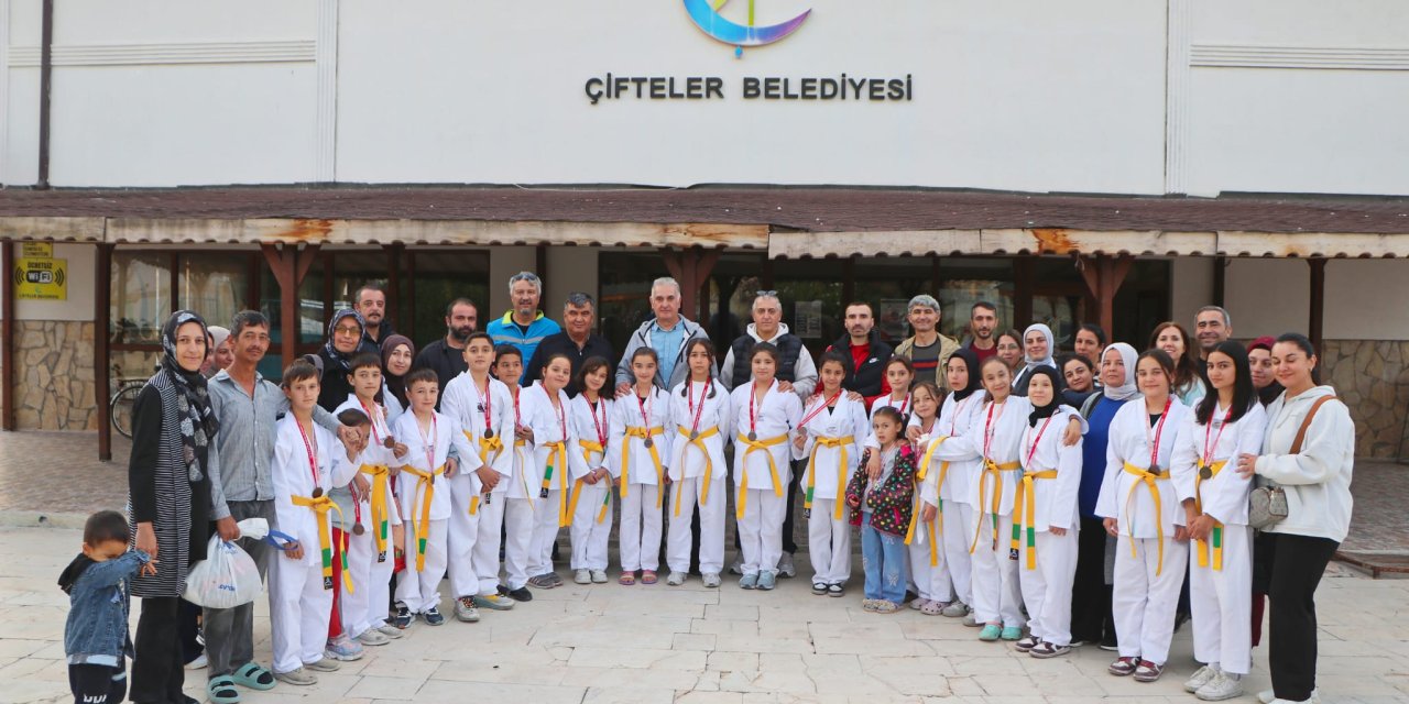 Çifteler'de minikler terfi etti