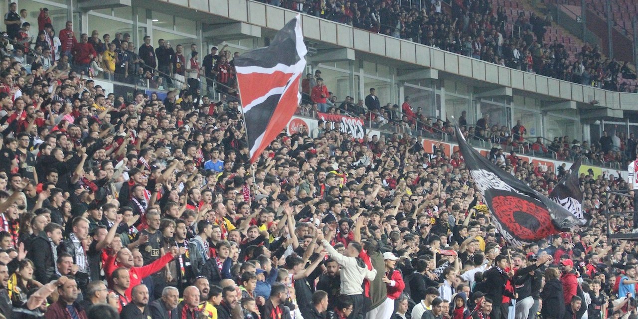 Taraftar tribünde olacak