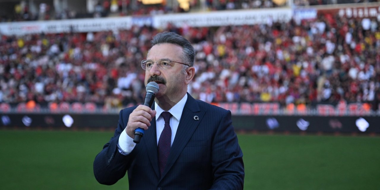 Vali Aksoy: Arzumuz takımın en üst lige çıkması
