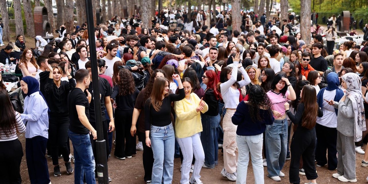 Eskişehir'de 2 bin genç bir araya geldi