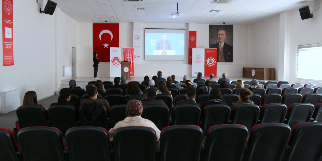 Aile ve Sosyal Hizmetler İl Müdürlüğü’nde eğitim programı başladı