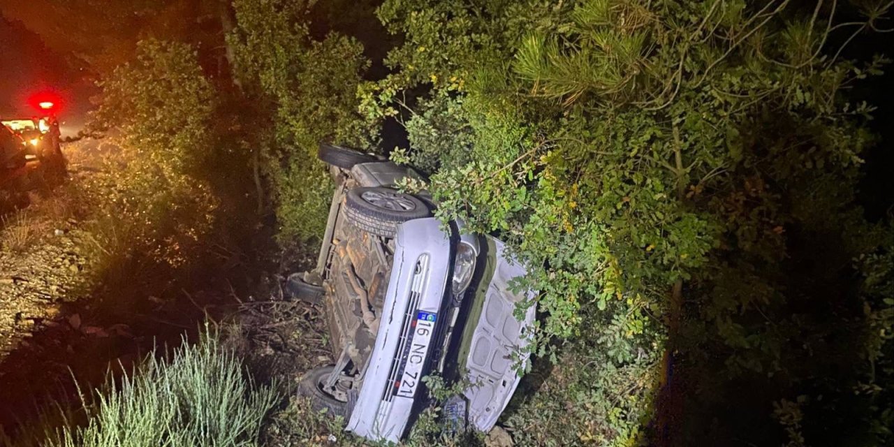 Kontrolden çıkan otomobil şarampole uçtu