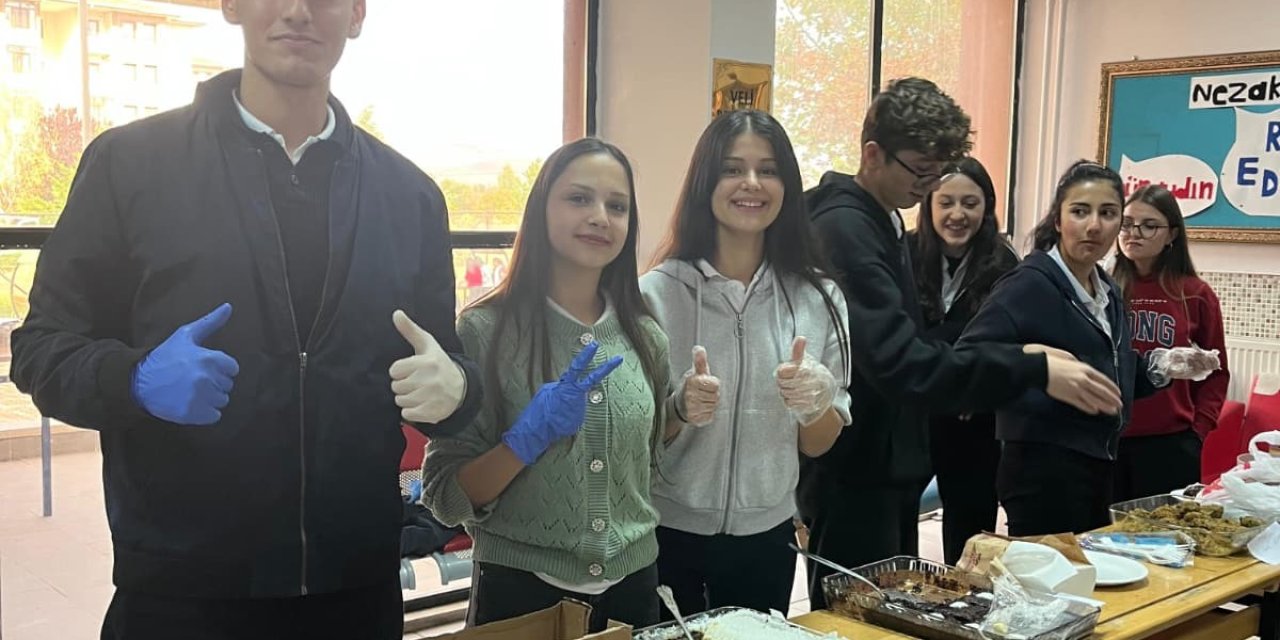 Gazze için  hayır çarşısı düzenlendi