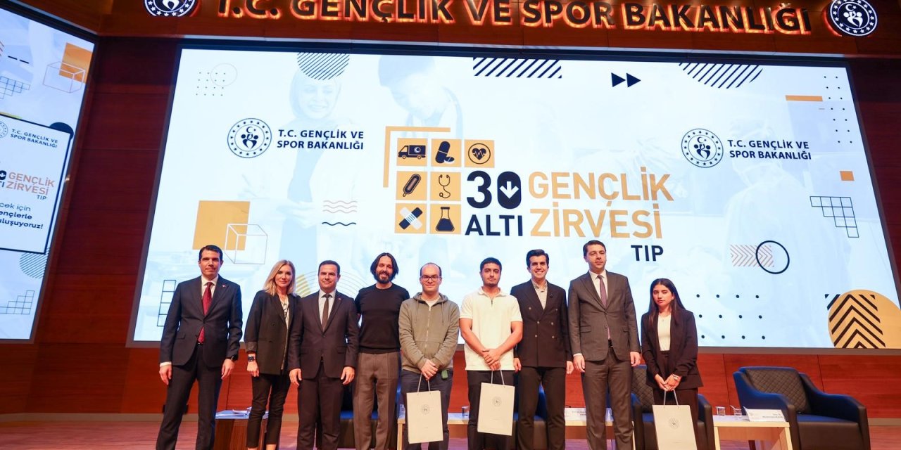 "30 Altı Gençlik Zirvesi" düzenlendi