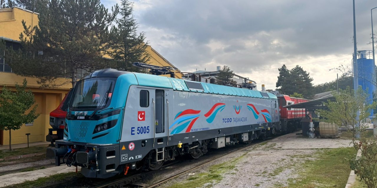 Eskişehir'de üretilen yerli lokomotif Tavşanlı’ya ulaştı